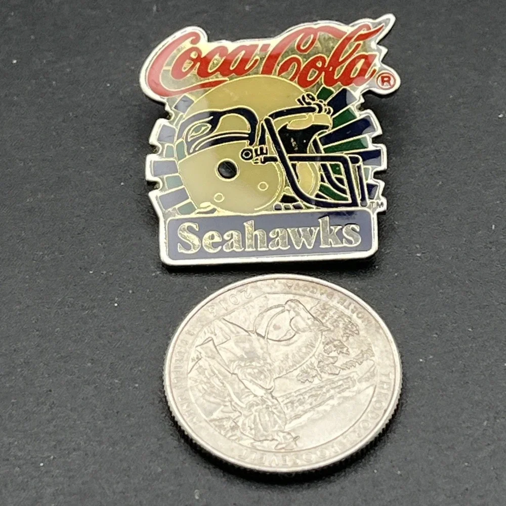 Vintage Coca-Cola Coke Seattle Seahawks Helmet NFL Football‎ Lapel Hat Pin